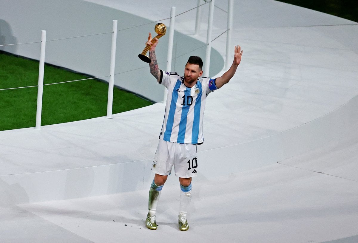Lionel Messi’den ulusal ekip kararı: Şampiyon olarak devam edeceğim